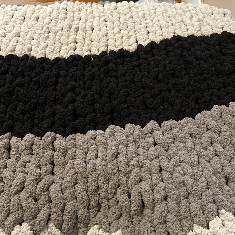 Chunky yarn blanket